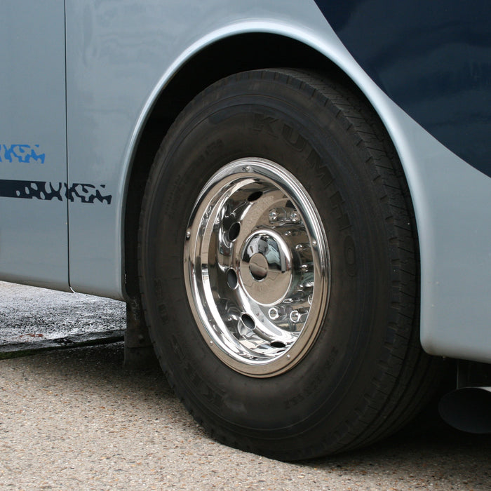How to Choose the Right Wheel Trims for Your Truck or Bus